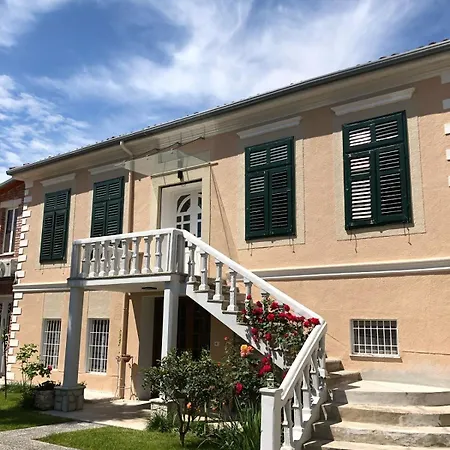 Vintage Villa Villa Polisi i Vogel